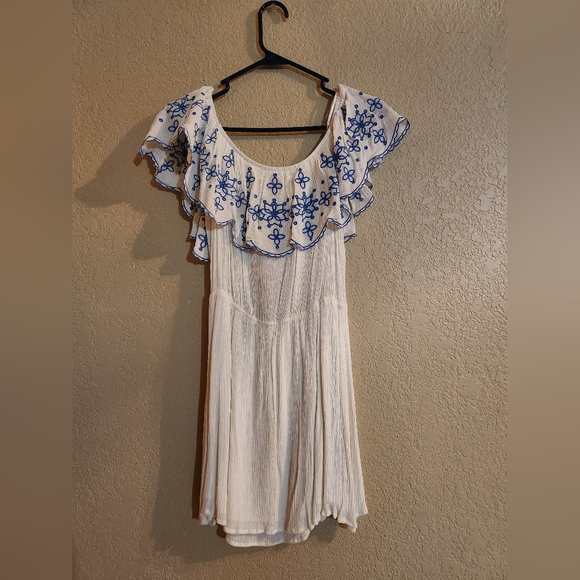 Dress - Picture 2 of 3